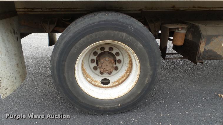 image for item DC5722 2000 International 4700 feed truck