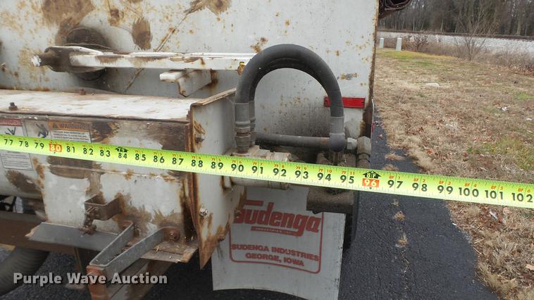 image for item DC5722 2000 International 4700 feed truck