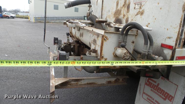 image for item DC5722 2000 International 4700 feed truck