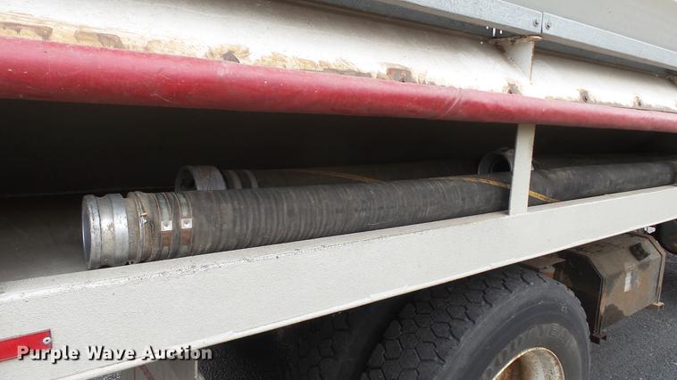 image for item DC5722 2000 International 4700 feed truck