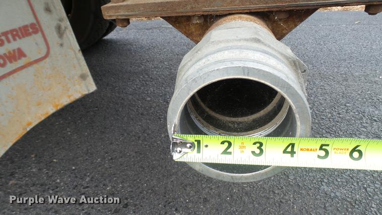 image for item DC5722 2000 International 4700 feed truck