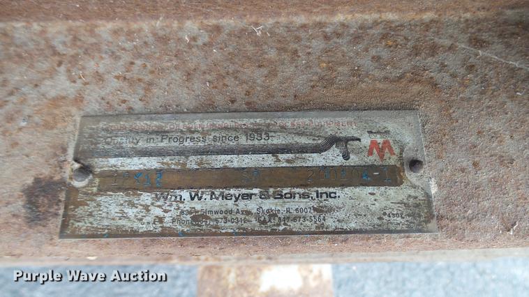 image for item DC5722 2000 International 4700 feed truck