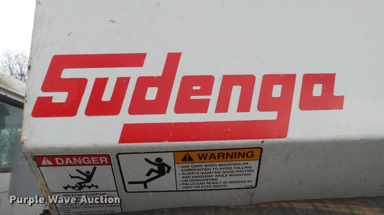 image for item DC5722 2000 International 4700 feed truck