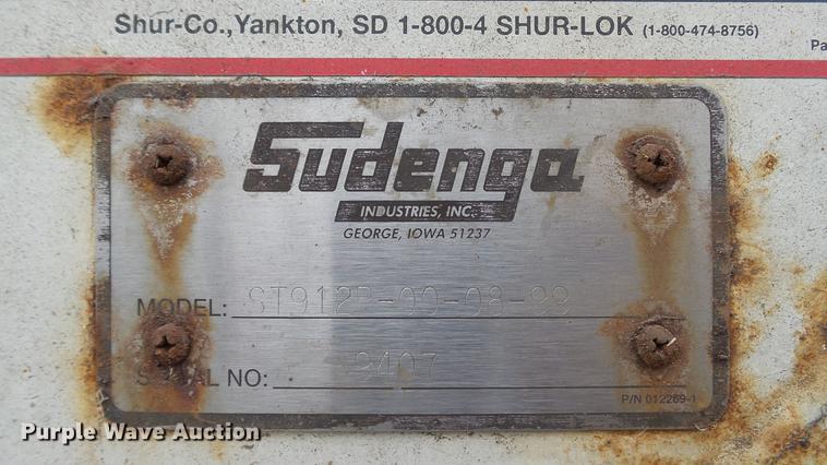 image for item DC5722 2000 International 4700 feed truck