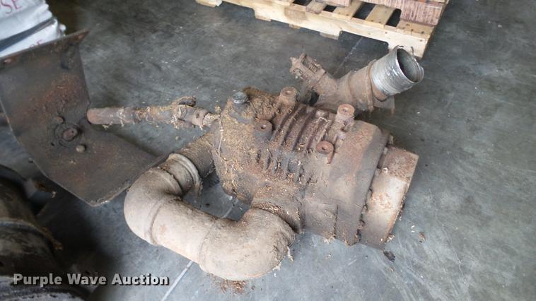 image for item DC5722 2000 International 4700 feed truck