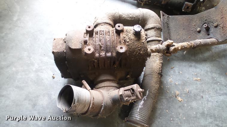 image for item DC5722 2000 International 4700 feed truck