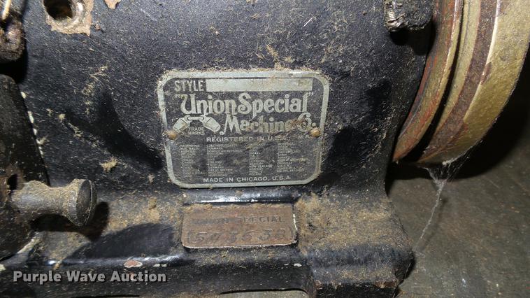 image for item DG9496 Bag sewing head with stand