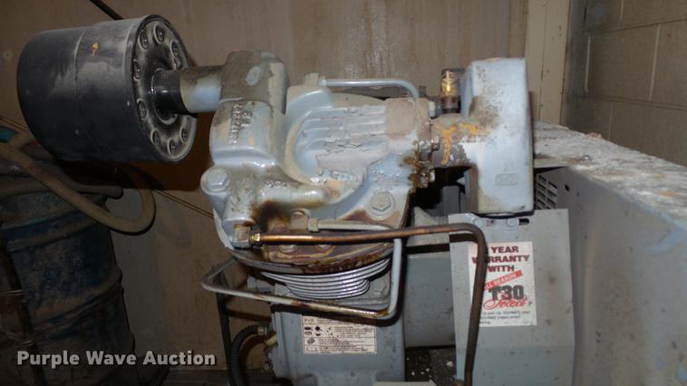 image for item DG9497 Ingersoll Rand 7100 air compressor
