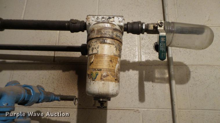 image for item DG9497 Ingersoll Rand 7100 air compressor