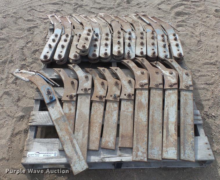 (22) cultivator shanks in Kinsley, KS Item EC9517 sold Purple Wave