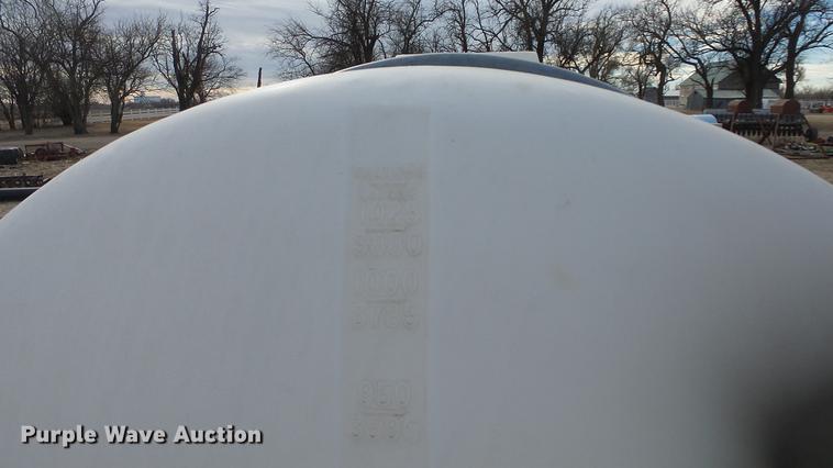 image for item EC9534 Fertilizer trailer