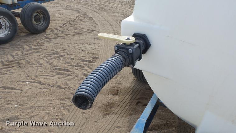 image for item EC9534 Fertilizer trailer