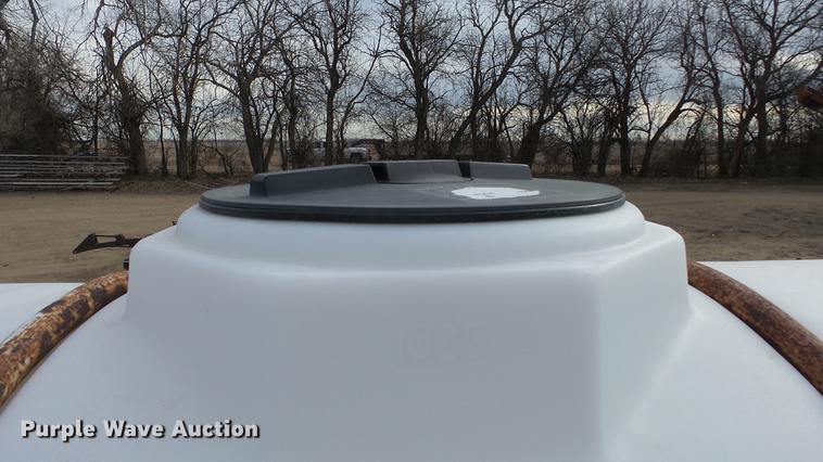 image for item EC9536 Fertilizer trailer