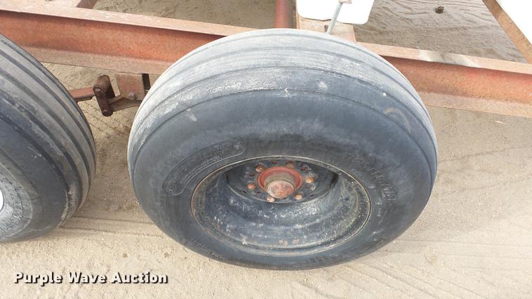 image for item EC9536 Fertilizer trailer