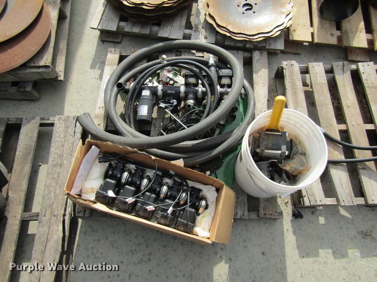 image for item EH9525 Flow control valve and fittings