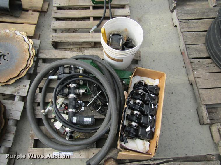 image for item EH9525 Flow control valve and fittings