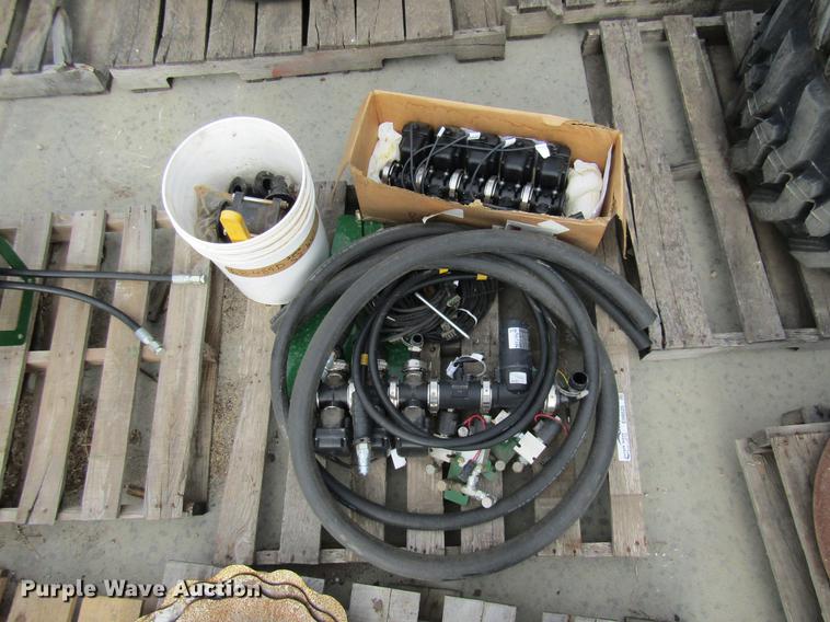 image for item EH9525 Flow control valve and fittings