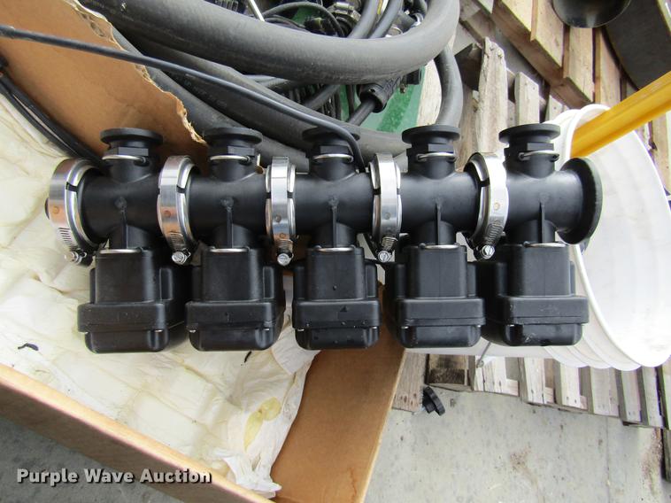 image for item EH9525 Flow control valve and fittings