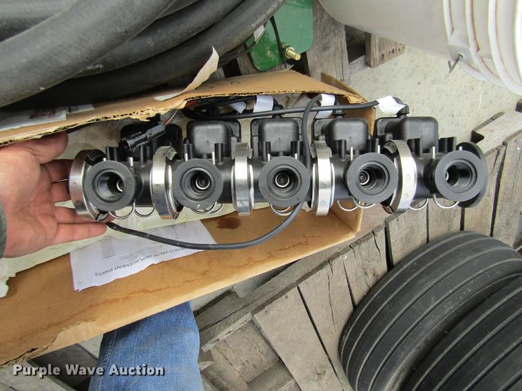 image for item EH9525 Flow control valve and fittings