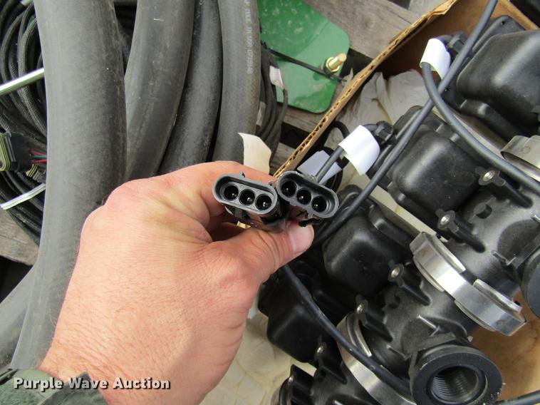 image for item EH9525 Flow control valve and fittings