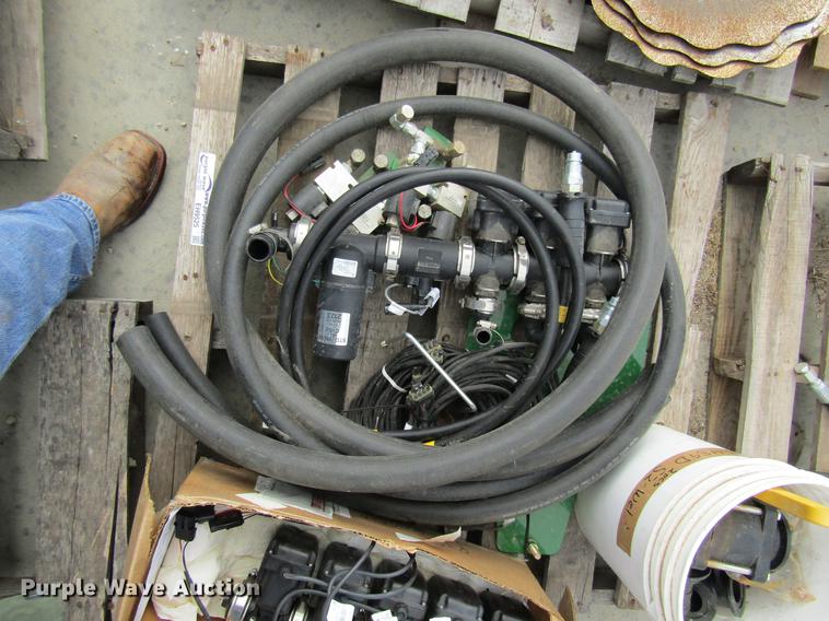 image for item EH9525 Flow control valve and fittings