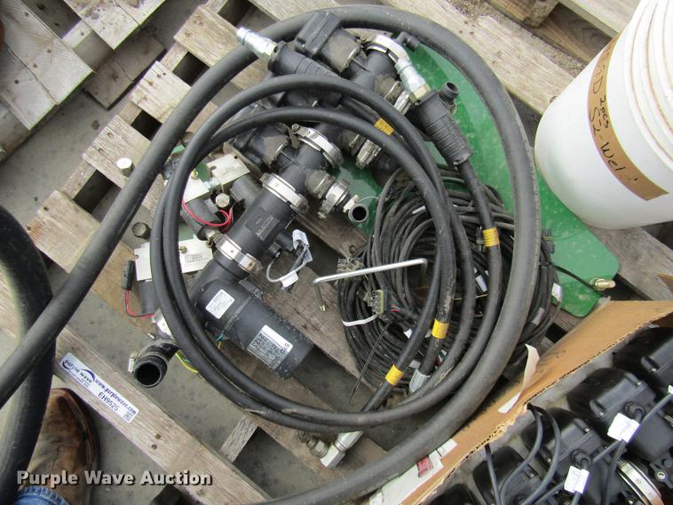 image for item EH9525 Flow control valve and fittings