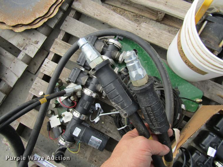 image for item EH9525 Flow control valve and fittings