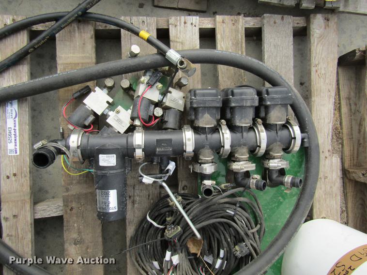 image for item EH9525 Flow control valve and fittings