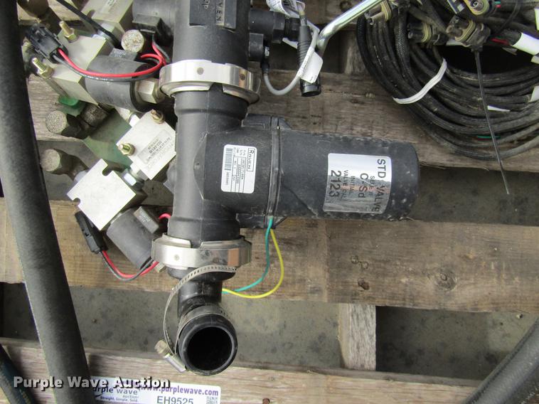image for item EH9525 Flow control valve and fittings