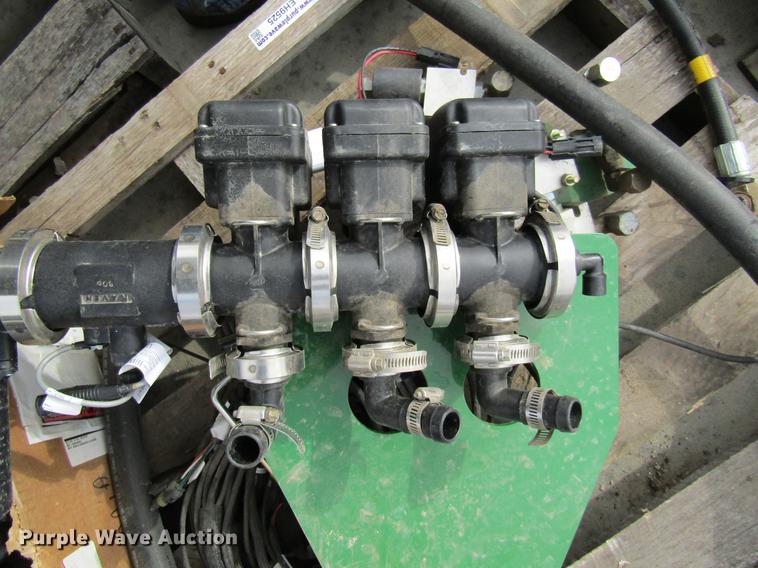 image for item EH9525 Flow control valve and fittings
