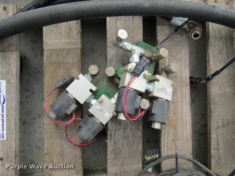 image for item EH9525 Flow control valve and fittings