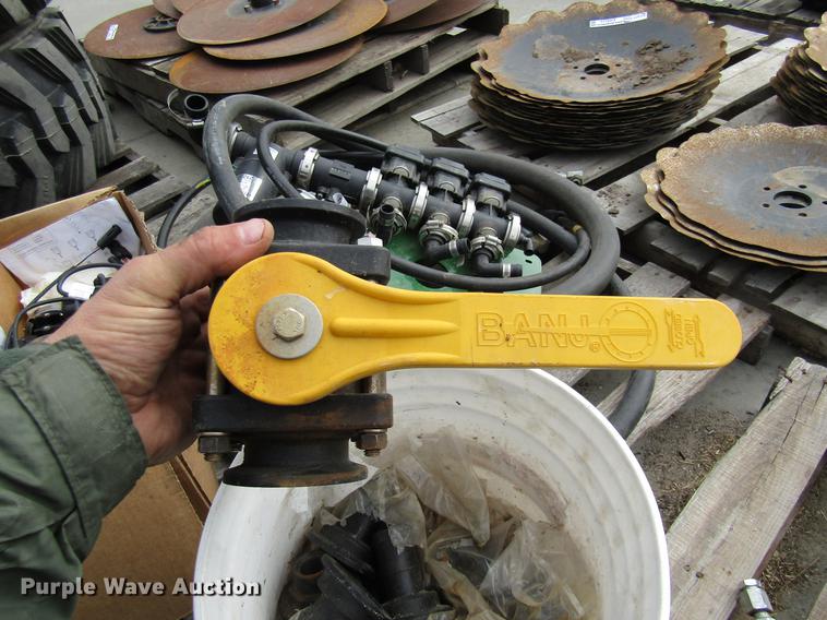 image for item EH9525 Flow control valve and fittings