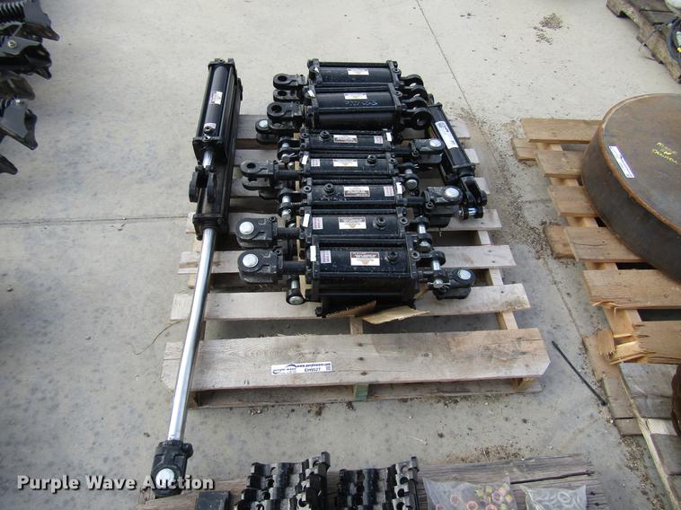 image for item EH9527 (18) hydraulic cylinders