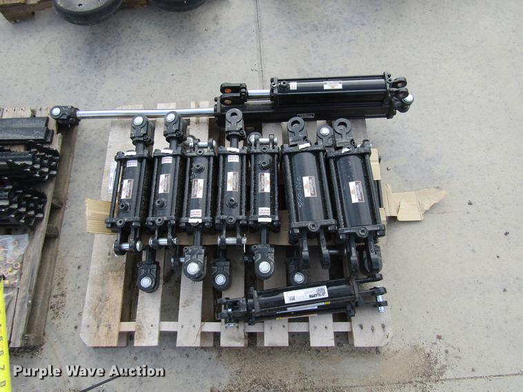 image for item EH9527 (18) hydraulic cylinders