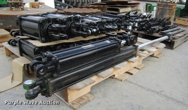 image for item EH9527 (18) hydraulic cylinders