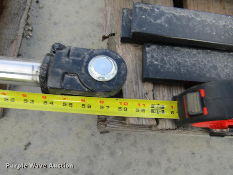 image for item EH9527 (18) hydraulic cylinders