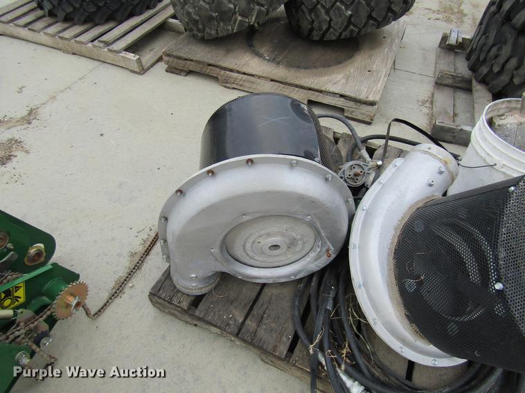 image for item EH9530 (2) fan assemblies