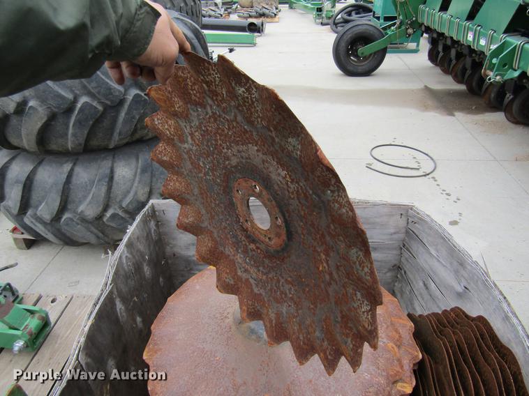 image for item EH9549 Approx 60 discs