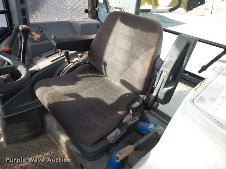 image for item K6296 Ford 6640 tractor