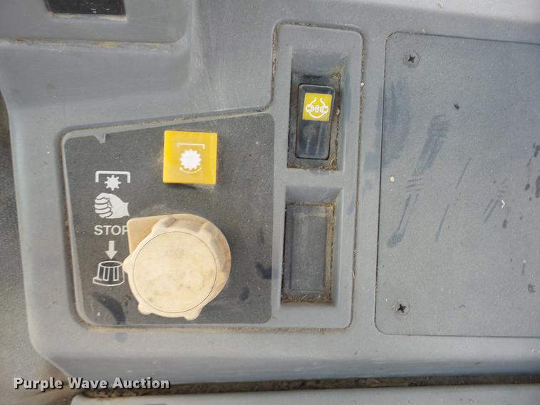 image for item K6296 Ford 6640 tractor