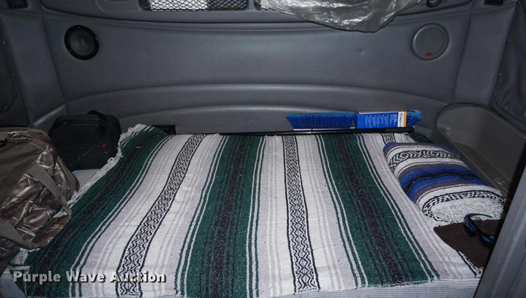 image for item DB0329 2010 Peterbilt 387 semi truck