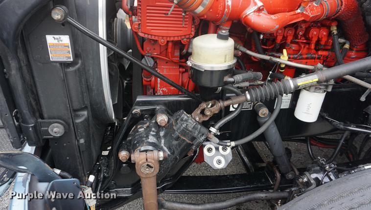 image for item DB0329 2010 Peterbilt 387 semi truck