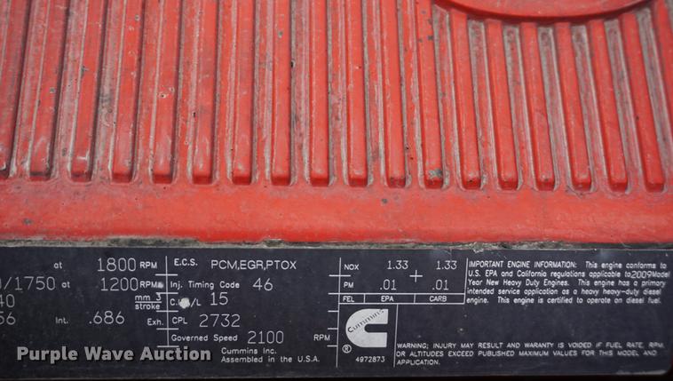 image for item DB0329 2010 Peterbilt 387 semi truck