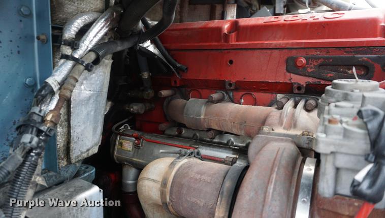 image for item DB0329 2010 Peterbilt 387 semi truck