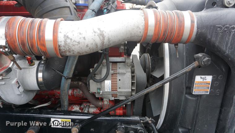 image for item DB0329 2010 Peterbilt 387 semi truck