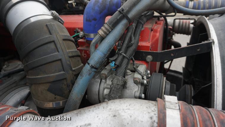 image for item DB0329 2010 Peterbilt 387 semi truck