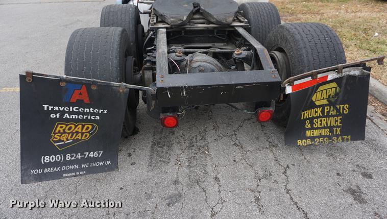 image for item DB0329 2010 Peterbilt 387 semi truck