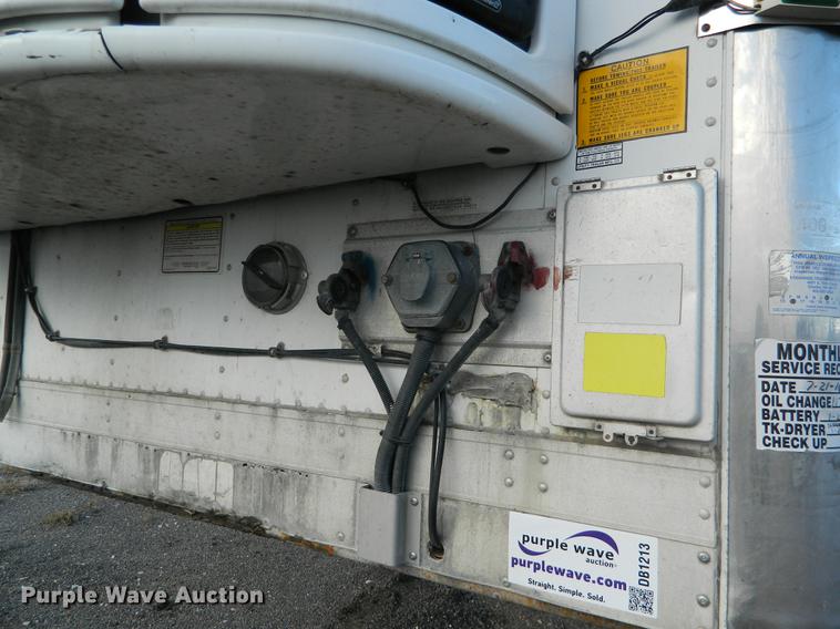 image for item DB1213 2005 Utility refrigerated van trailer