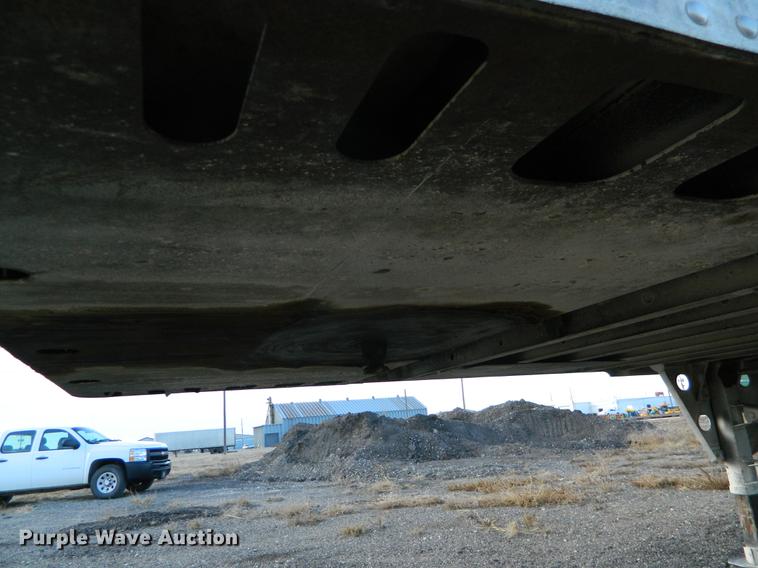 image for item DB1213 2005 Utility refrigerated van trailer