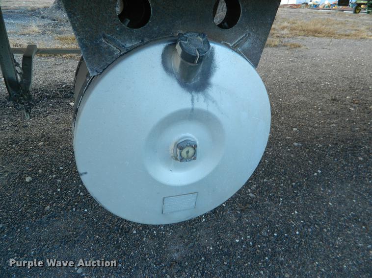 image for item DB1213 2005 Utility refrigerated van trailer